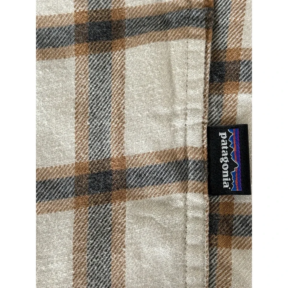 Men's Patagonia Organic Cotton Flannel Beige Gray Plaid Sz XL‎ READ - Picture 9 of 12